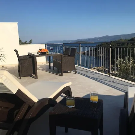 Sunny Hvar 2 - With Pool Lägenhet *